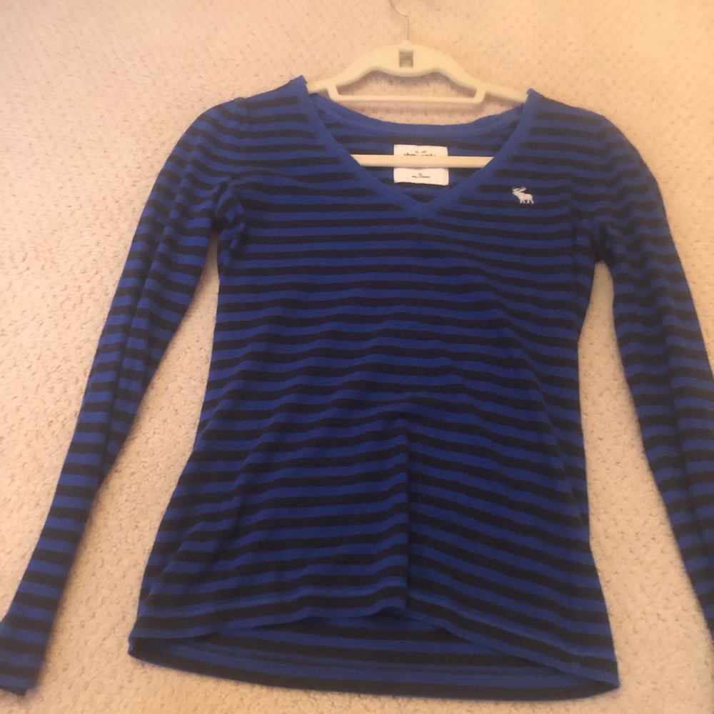 cute abercrombie kids long sleeve tee!